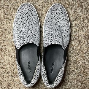 Vince Warren Knit Slip-on in Black/White